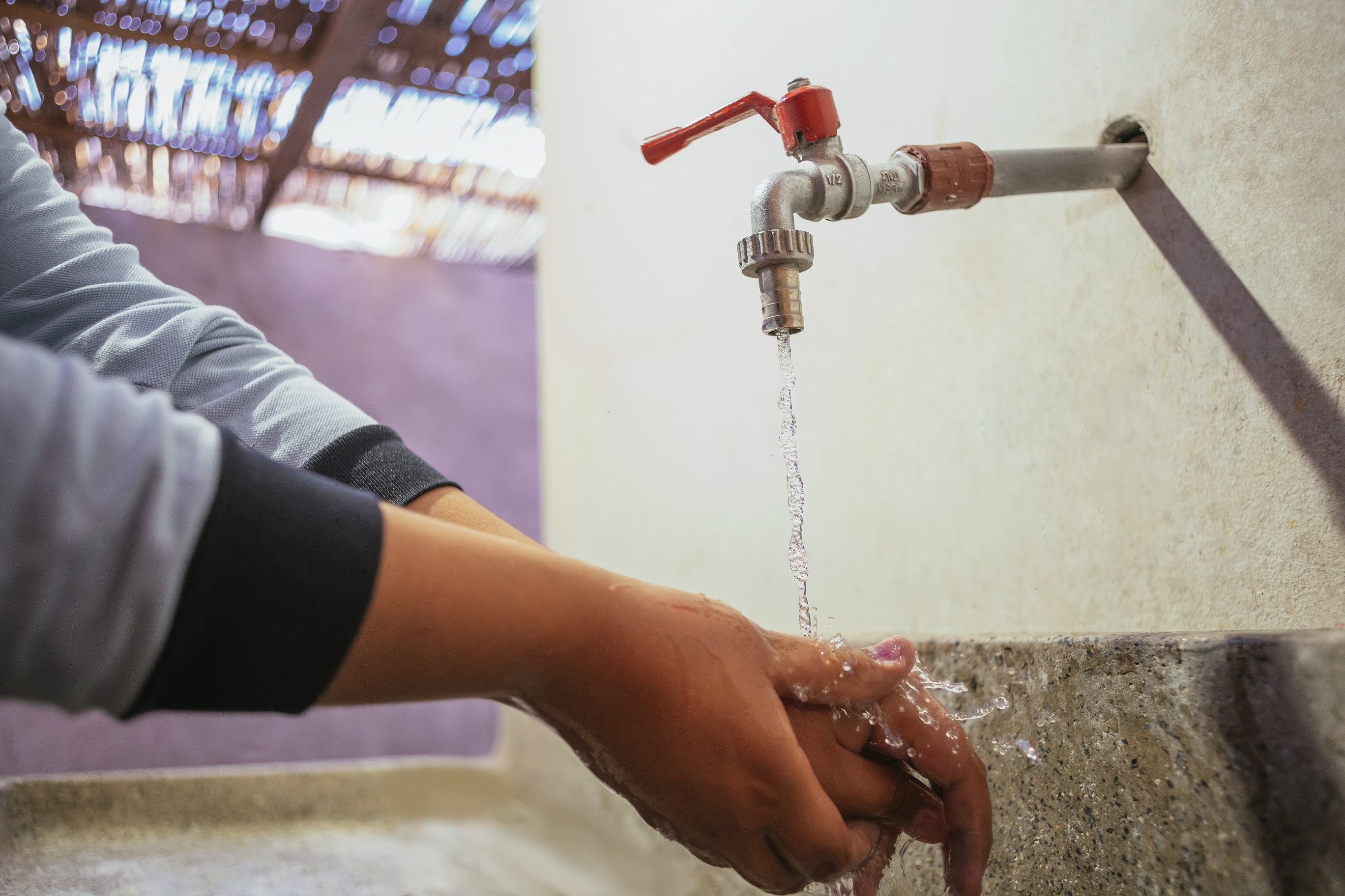 SUSPENSIÓN DEL SERVICIO DE AGUA POTABLE POR EMPALME DE TUBERÍA EN LA RED MATRIZ